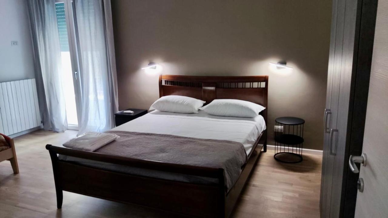 Dimora Rudiae Lecce Bed & Breakfast Exterior foto